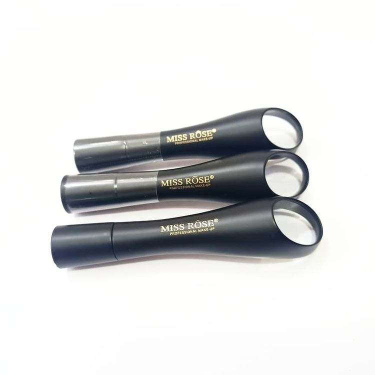 Miss Rose Lazy Finger Ring  Eyeliner